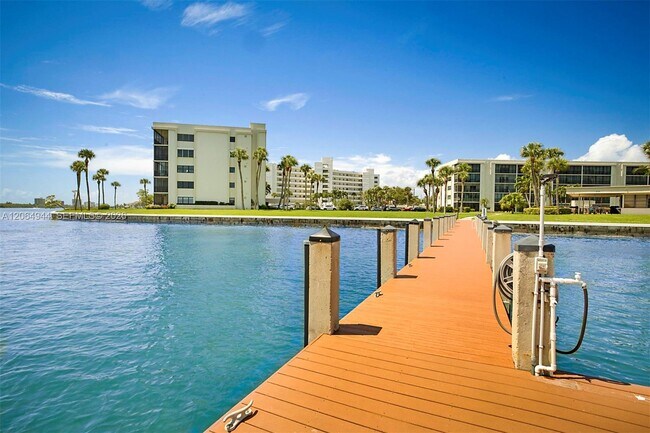 Building Photo - 100 Intracoastal Pl