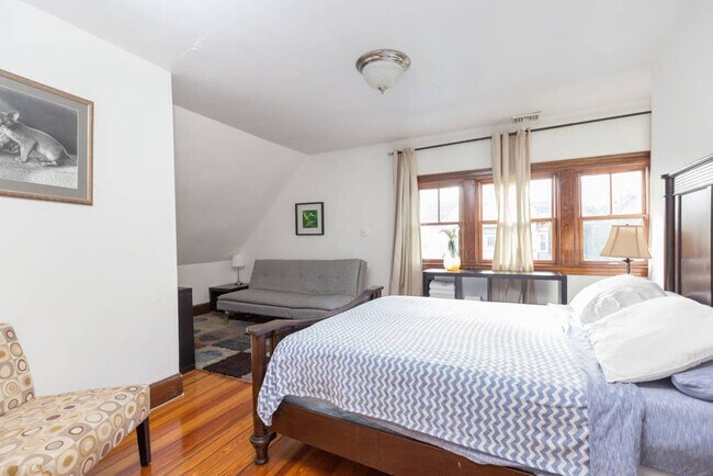 Building Photo - 15 Peverell St