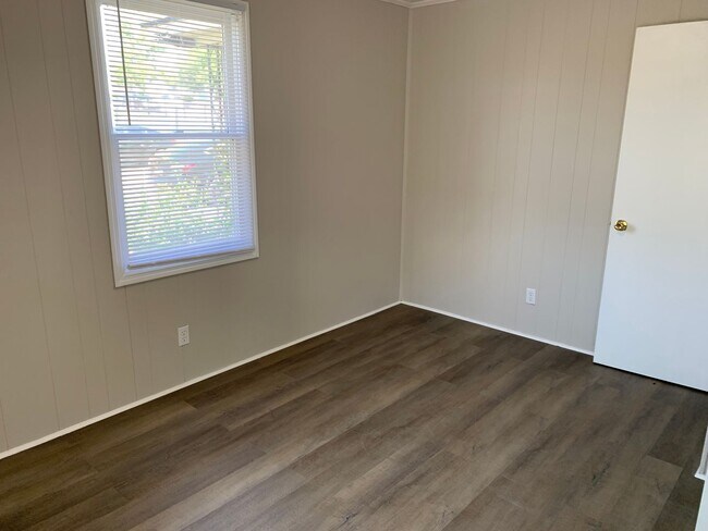 Building Photo - Property for rent - section 8