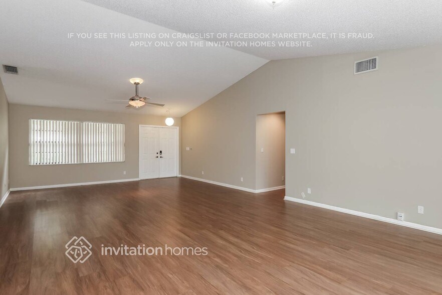 Building Photo - 5830 NW 40th Ln