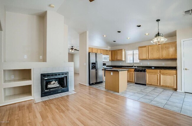 Building Photo - 6590 Tuzigoot Way