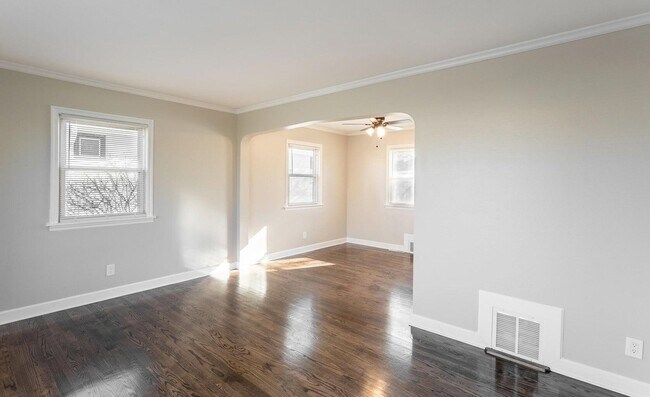 Building Photo - 2750 N 61st St
