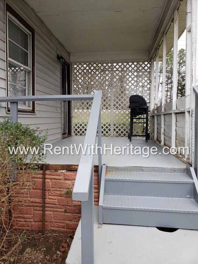 Building Photo - GRANDPA'S BUNGELOW/ CHARMING RANCH HOME/ TOTALLY RENOVATED/ PRIVATE YARD