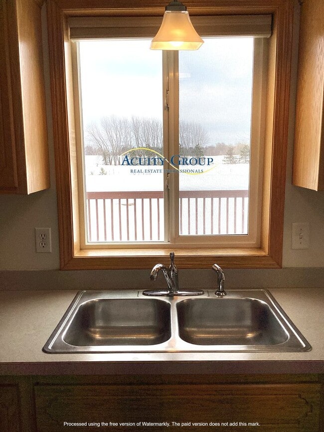 Building Photo - 3BR, 3BA Three Level Split in Zimmerman