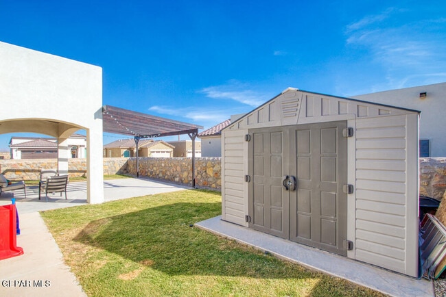 Building Photo - 13772 Newton Ct