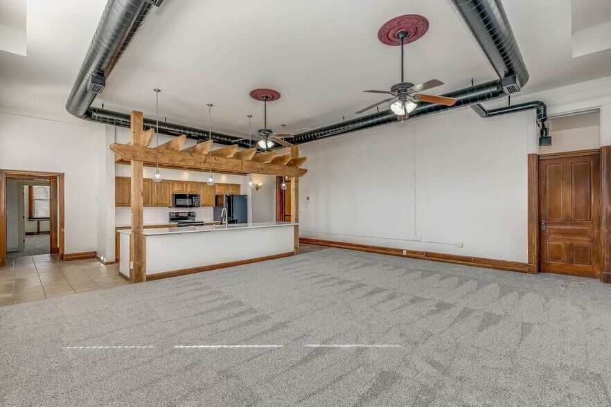 Building Photo - 249 N Athenian Ave