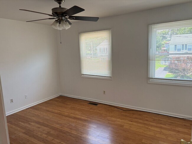 Building Photo - 3 Bed Single family in Morton