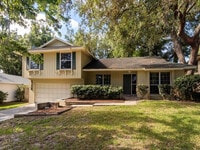 Building Photo - Single Family Pool Home Excellent Location