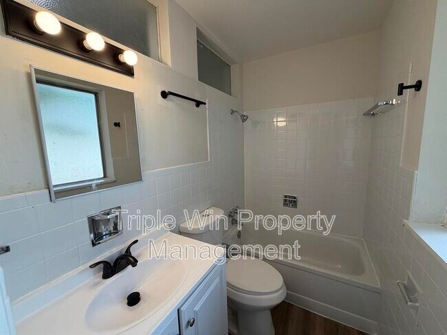 Building Photo - 2257 Luxmore Dr