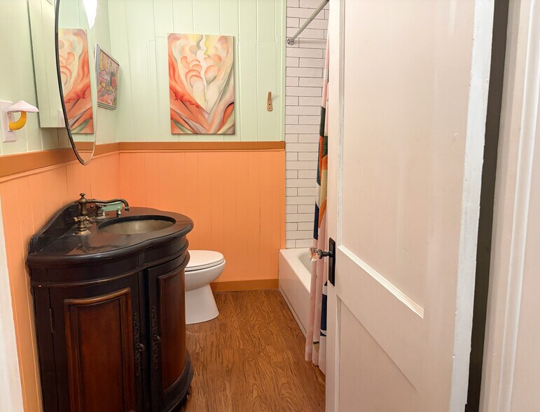 full bath - 1614 Ballard Park Dr