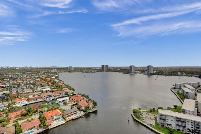 Building Photo - 1000 W Island Blvd