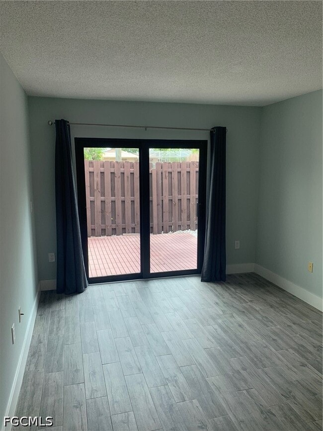 Building Photo - 8849 Somerset Blvd