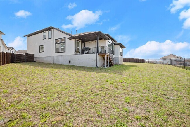 Building Photo - 16718 Lilo Dr