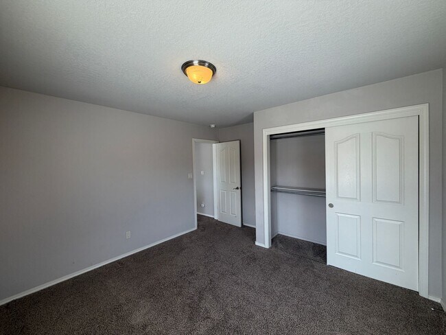 Building Photo - 7420 Tangerine Ct NE