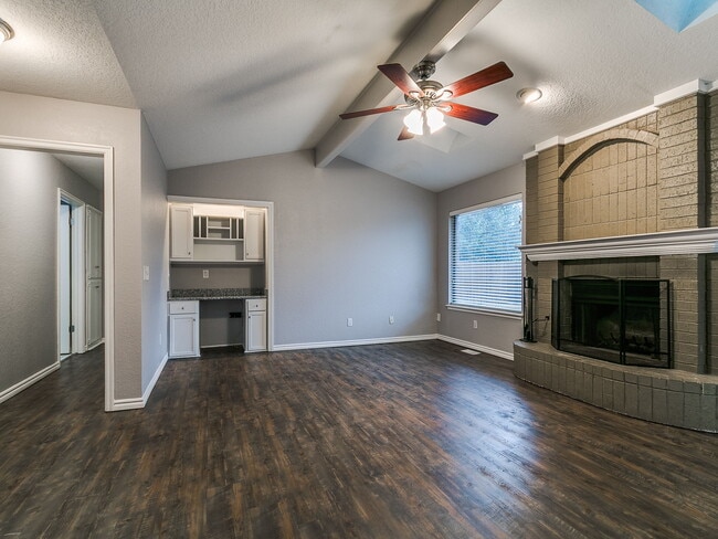 Building Photo - 205 N Rockypoint Dr
