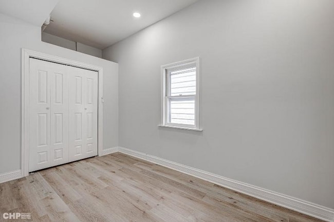 Building Photo - 3810 N Troy St