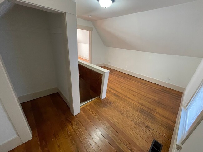 Building Photo - New Appliances + HUGE Fenced Backyard