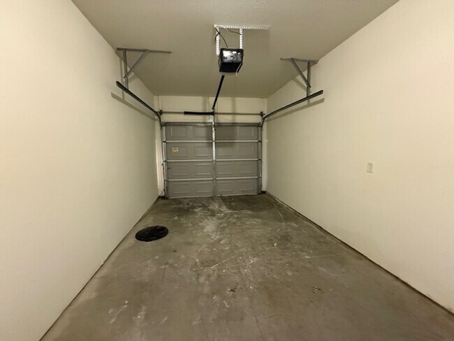 Building Photo - Newly Remodeled 3-Bedroom Apartment with Large Deck & Attached Garage in Farmer City