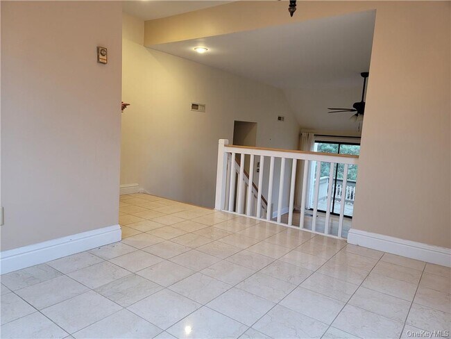 Building Photo - 555 Heritage Hills