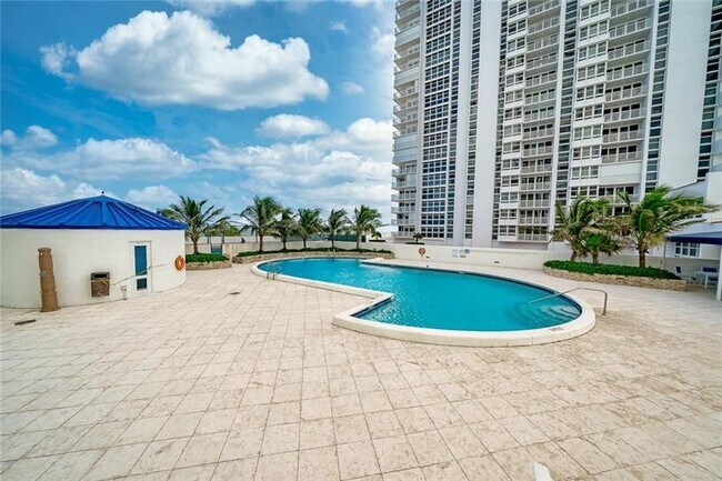 Building Photo - 1360 S Ocean Blvd