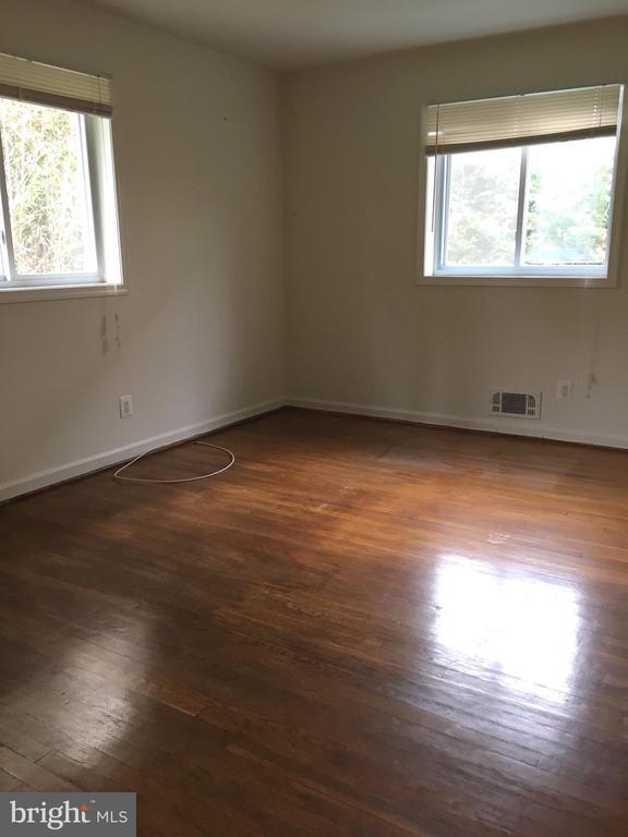 Building Photo - 9204 Bardon Rd