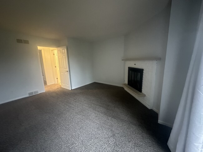 main bedroom - 1234 N Gammon Rd