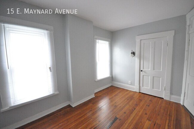 Building Photo - 15 E Maynard Ave