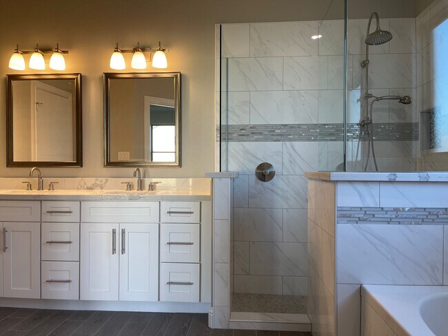 Building Photo - 10440 Dominion Ranch Dr