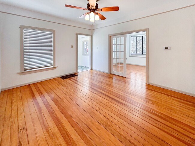 Building Photo - $0 DEPOSIT OPTION. CHARMING 3 BEDROOM WITH FENCED IN YARD AND DETACHED GARAGE IN DENVER'S BERKELE...