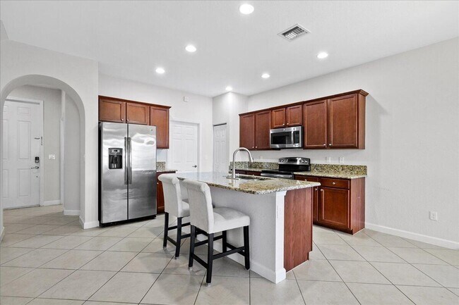 Building Photo - 10169 Wellington Parc Dr