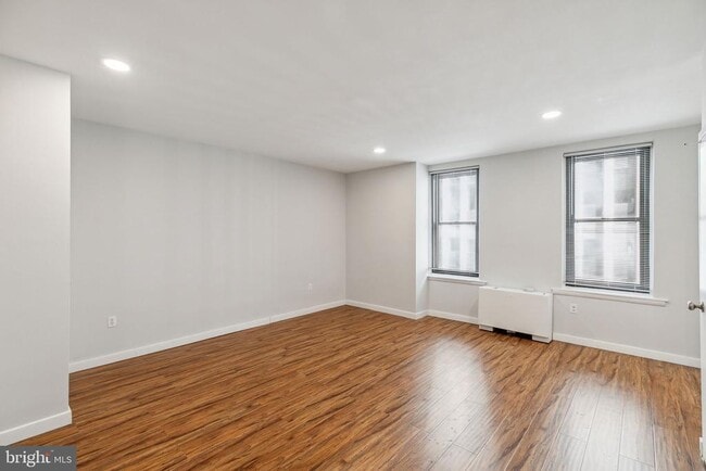 Building Photo - 135 S 19th St