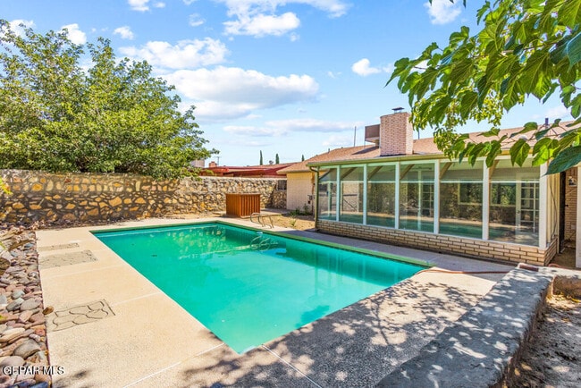 Building Photo - 10325 Cardigan Dr