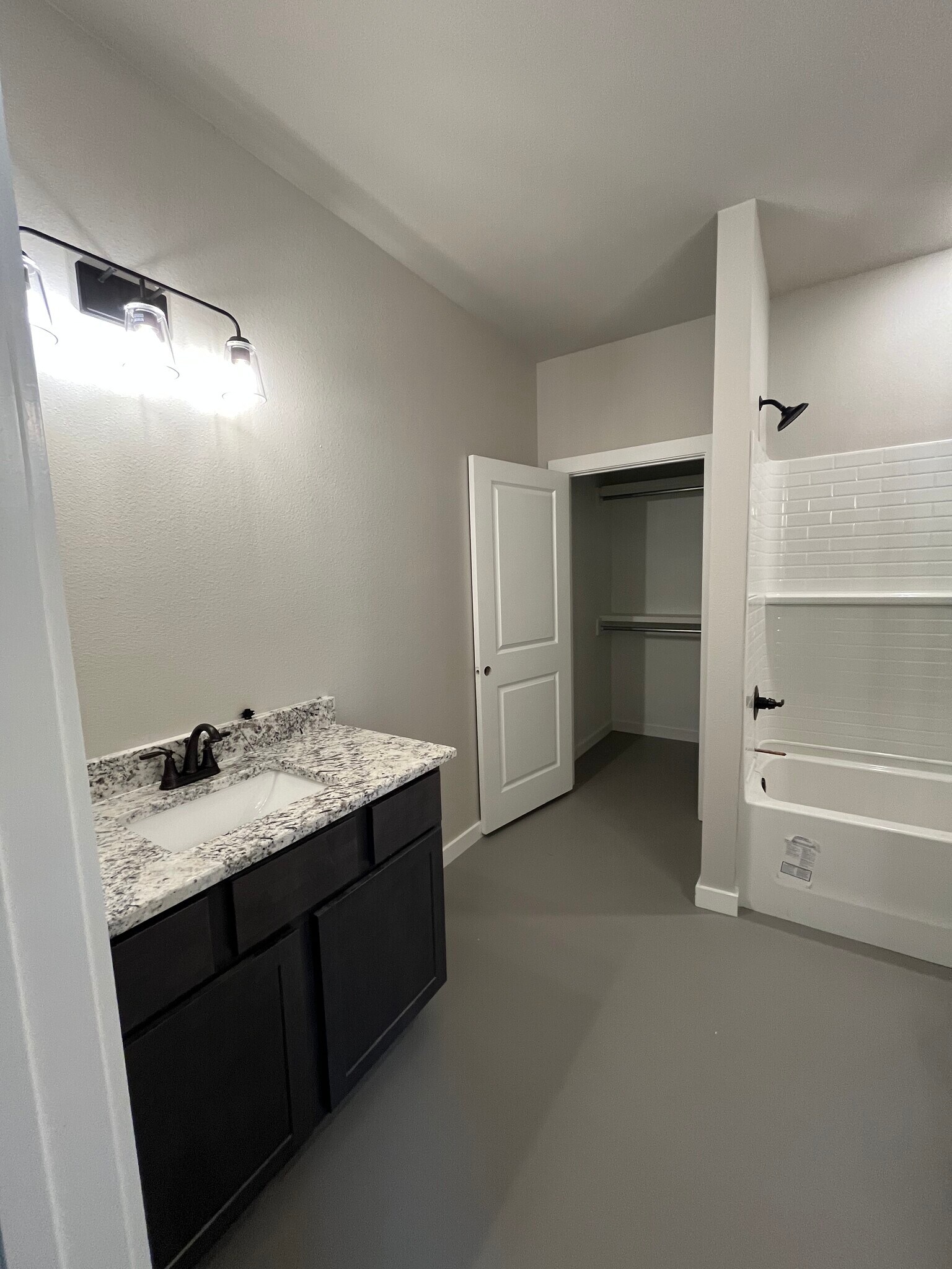 Building Photo - 11000 County Road 152 W