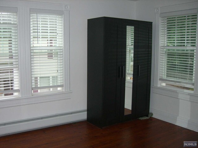 Building Photo - 27 Bellevue Terrace