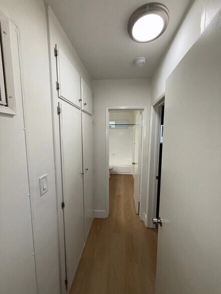 Building Photo - 10776 Rose Ave