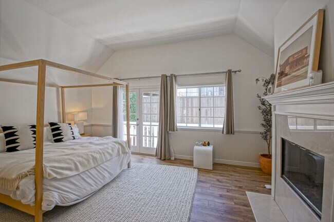 Building Photo - BEAUTIFULLY REMODELED, HIGH-END REDONDO HILLS HOME W/ AMAZING GREAT ROOM LIVING SPACE, 2 BALCONIE...