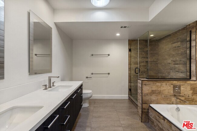 Building Photo - 2606 Claray Dr