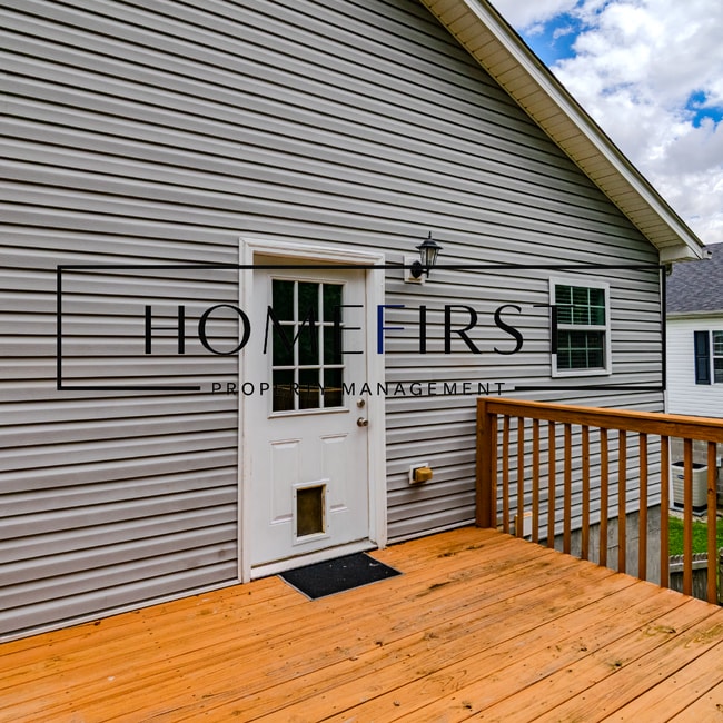 Building Photo - 112 Newport Ln
