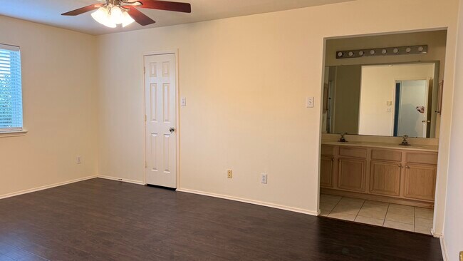 Building Photo - 13111 Leader Trail