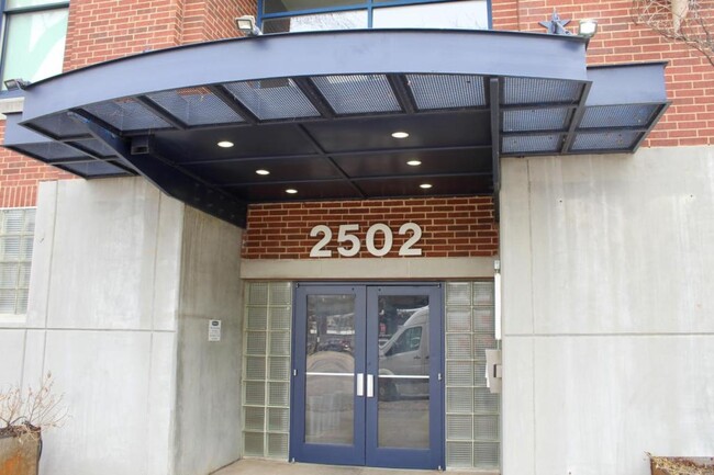 Building Photo - 2502 Live Oak St