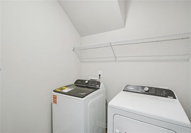 Building Photo - 2888 Sweet Red Cir