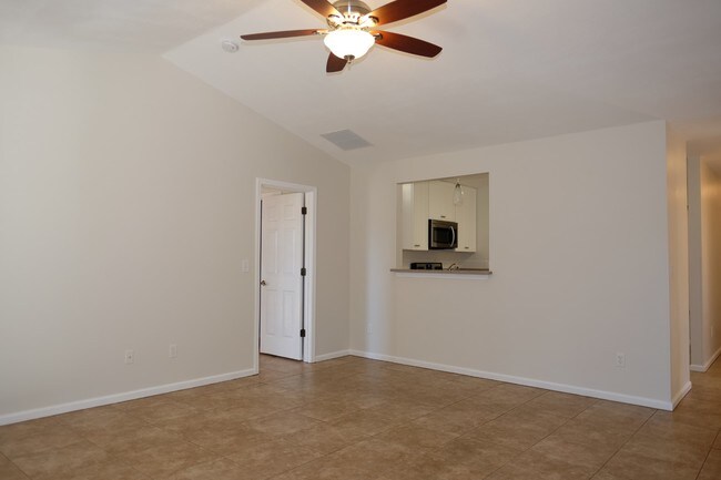Building Photo - 96679 Commodore Point Dr