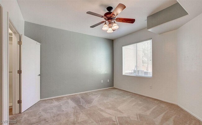 Building Photo - 6868 Sky Pointe Dr