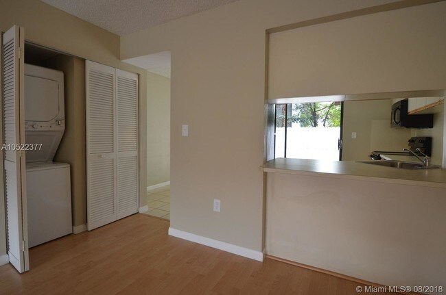 Building Photo - 10289 SW 77th Ct