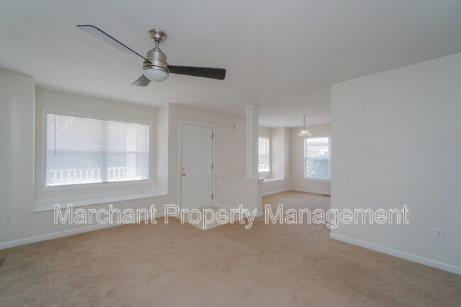 Building Photo - 335 Woodlark St