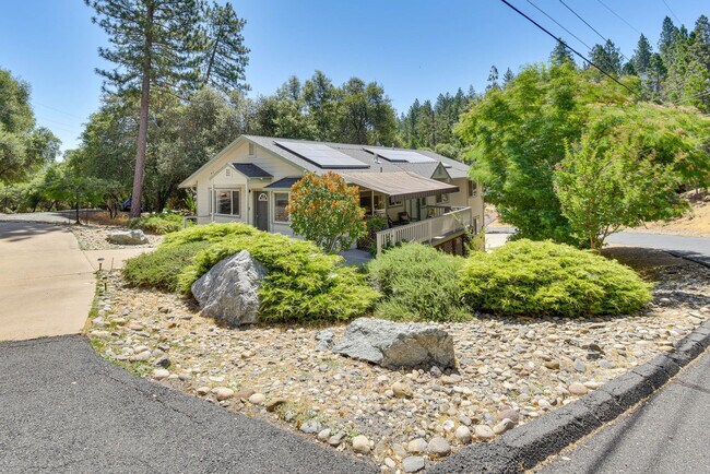 Building Photo - 12909 Mueller Dr