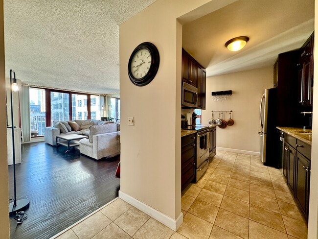 Building Photo - 200 N Dearborn St