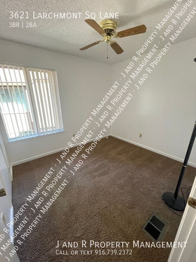 Building Photo - 3621 Larchmont Square Ln