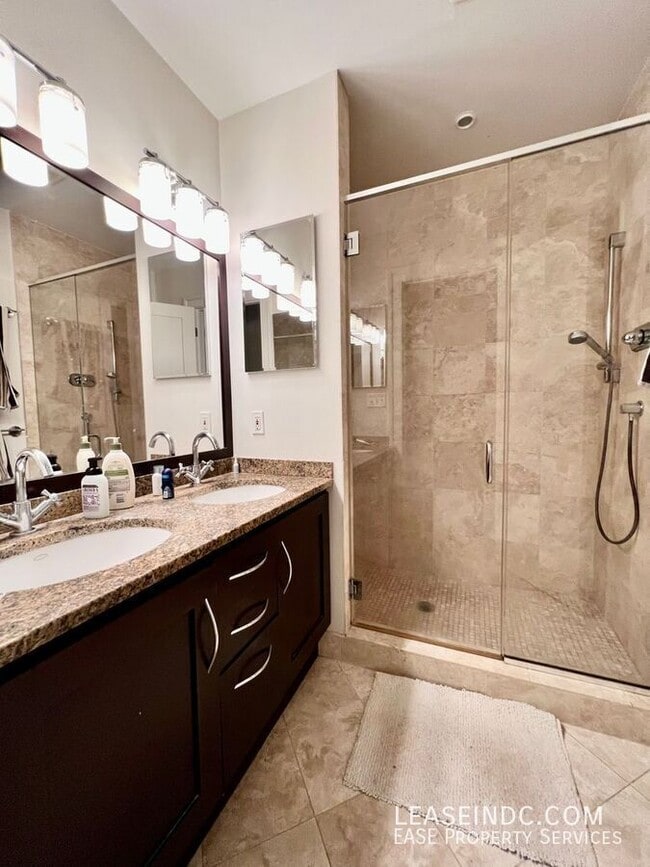 Building Photo - 1433 R St NW