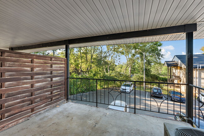 Building Photo - 4425 Westlawn Dr